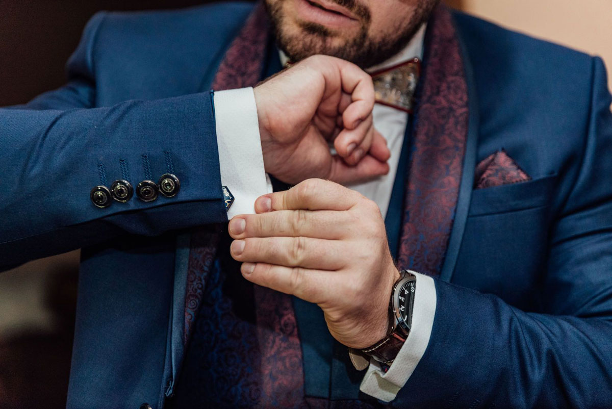 Bruidegom tailoring detail
