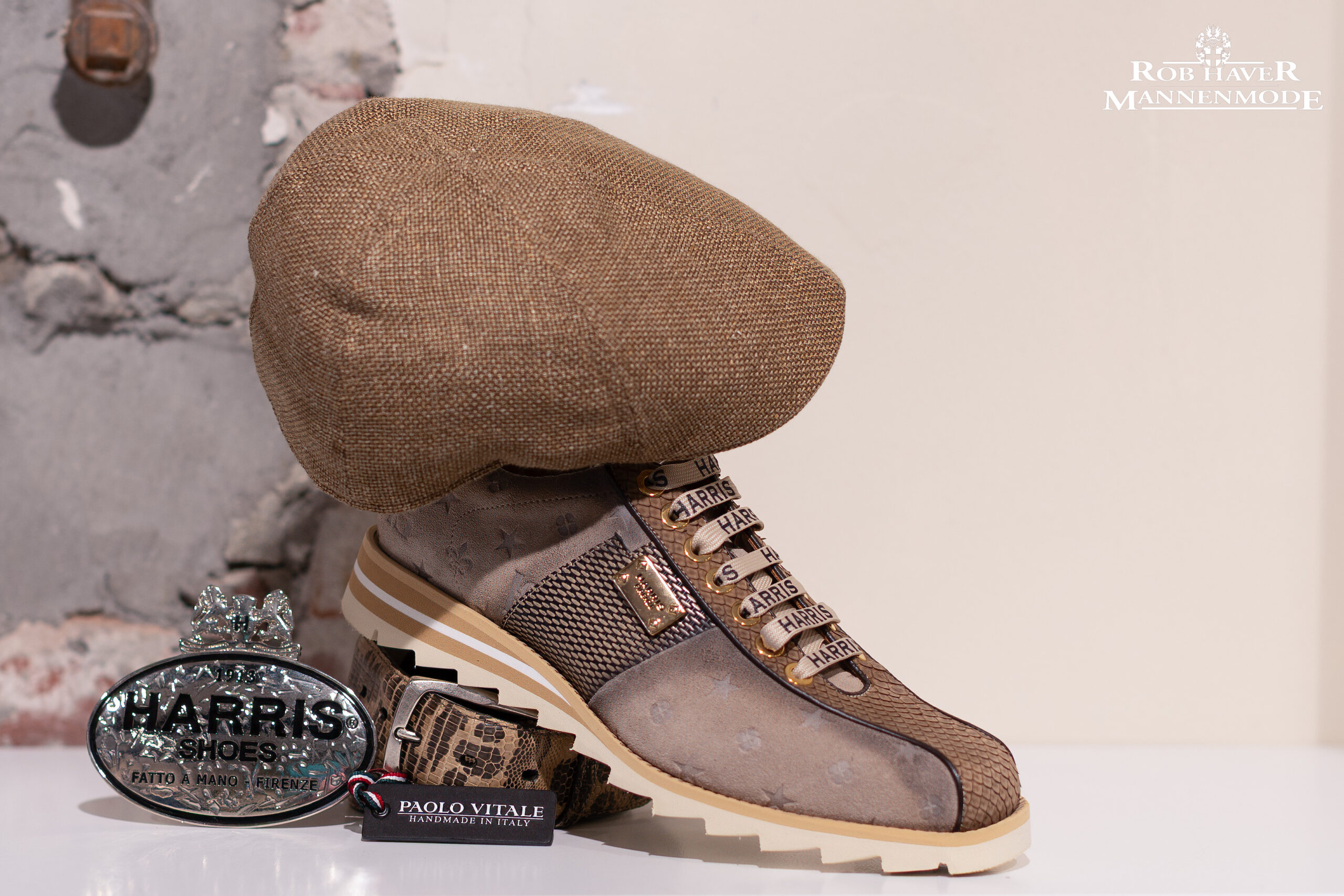 Handgemaakte bruin/ beige Harris Firenze Italiaanse herenschoenen met Stetson pet en riem bij Rob Haver mannenmode op de Steenweg te Helmond