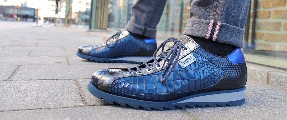 Harris schoenen gecombineerd met herenbroeken in Helmond